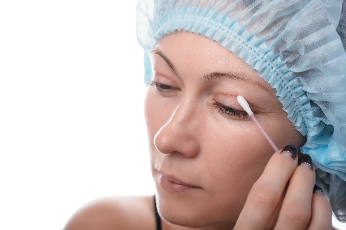 women after eyelid surgery